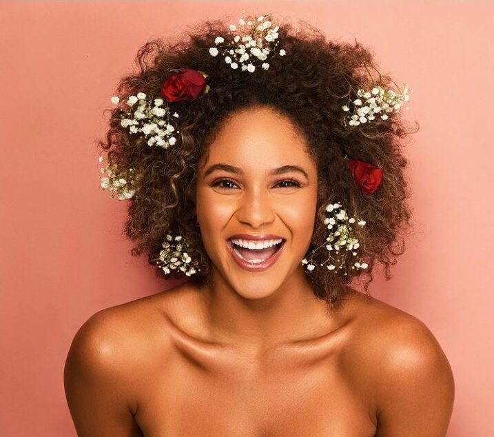 Permanente make-up specialist Studio Yarah aan het werk